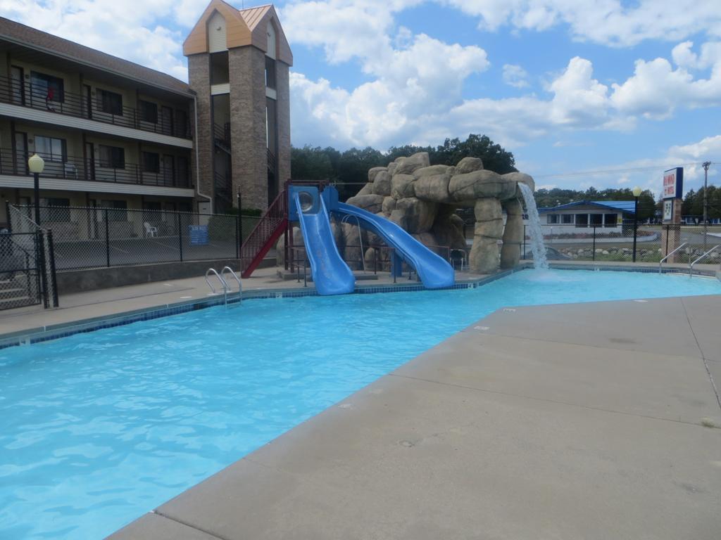 Diamond Hotel Wisconsin Dells Bagian luar foto